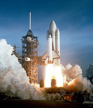 حدث في مثل هذا اليوم (28 كانون الثاني/يناير)(في يوم 28 يناير 1986 مكوك الفضاء تشالنجر ينفجر في الجو بعد انطلاقه بـ 73 ثانية فقط ، تسبب الانفجار في مصرع رواد الفضاء السبعة الذين كانوا على متنه – شاهد فيديو الانفجار منذ انطلاق المكوك)  Shuttle